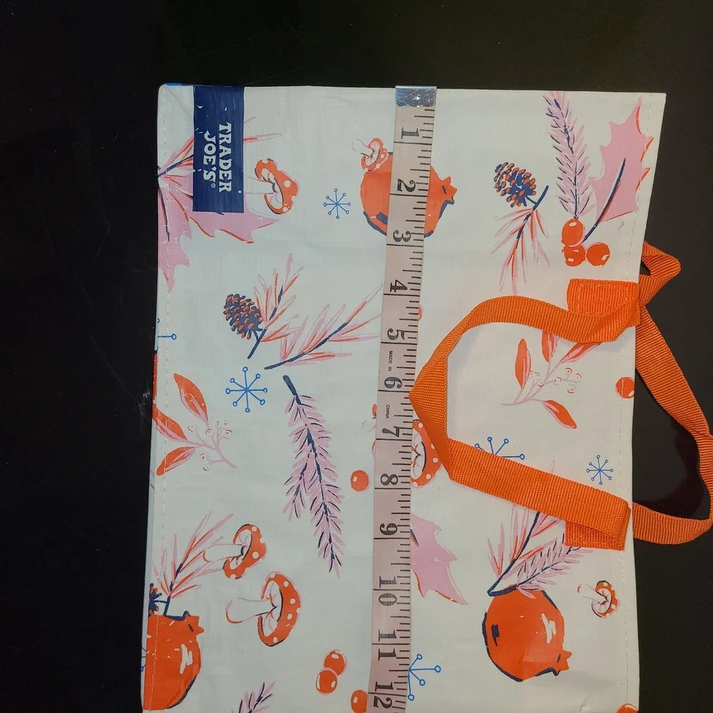 NWOT Trader Joe's 2024 Christmas Holiday Mini Gift Bag White Red Blue Murshrooms